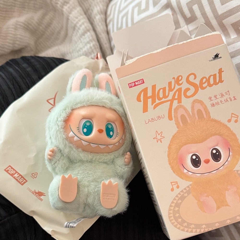 Pop Mart Labubu QuQu have a seat authentic